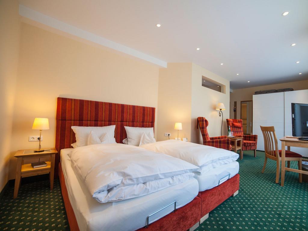 Landhotel Der Schwallenhof Bad Driburg Room photo
